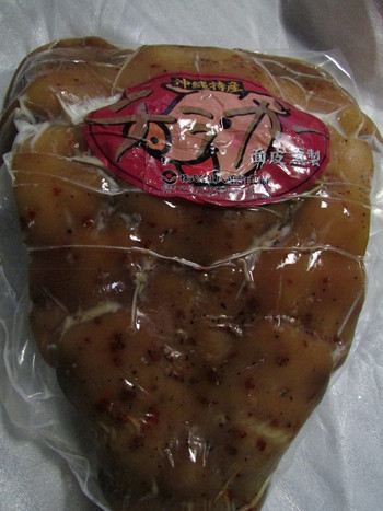 沖縄土産の豚の面