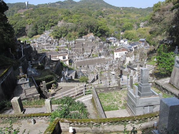 牛深の墓風景