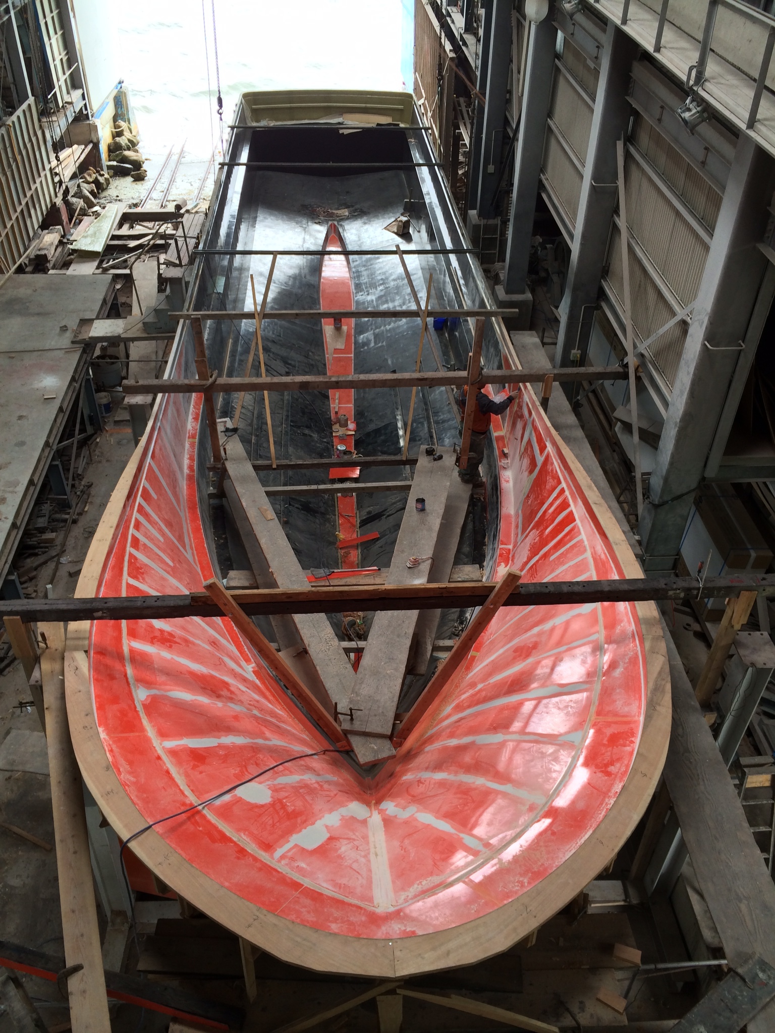 77尺艇建造を前に、ハル型を改造しています。