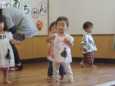 大きな栗の木の下で
